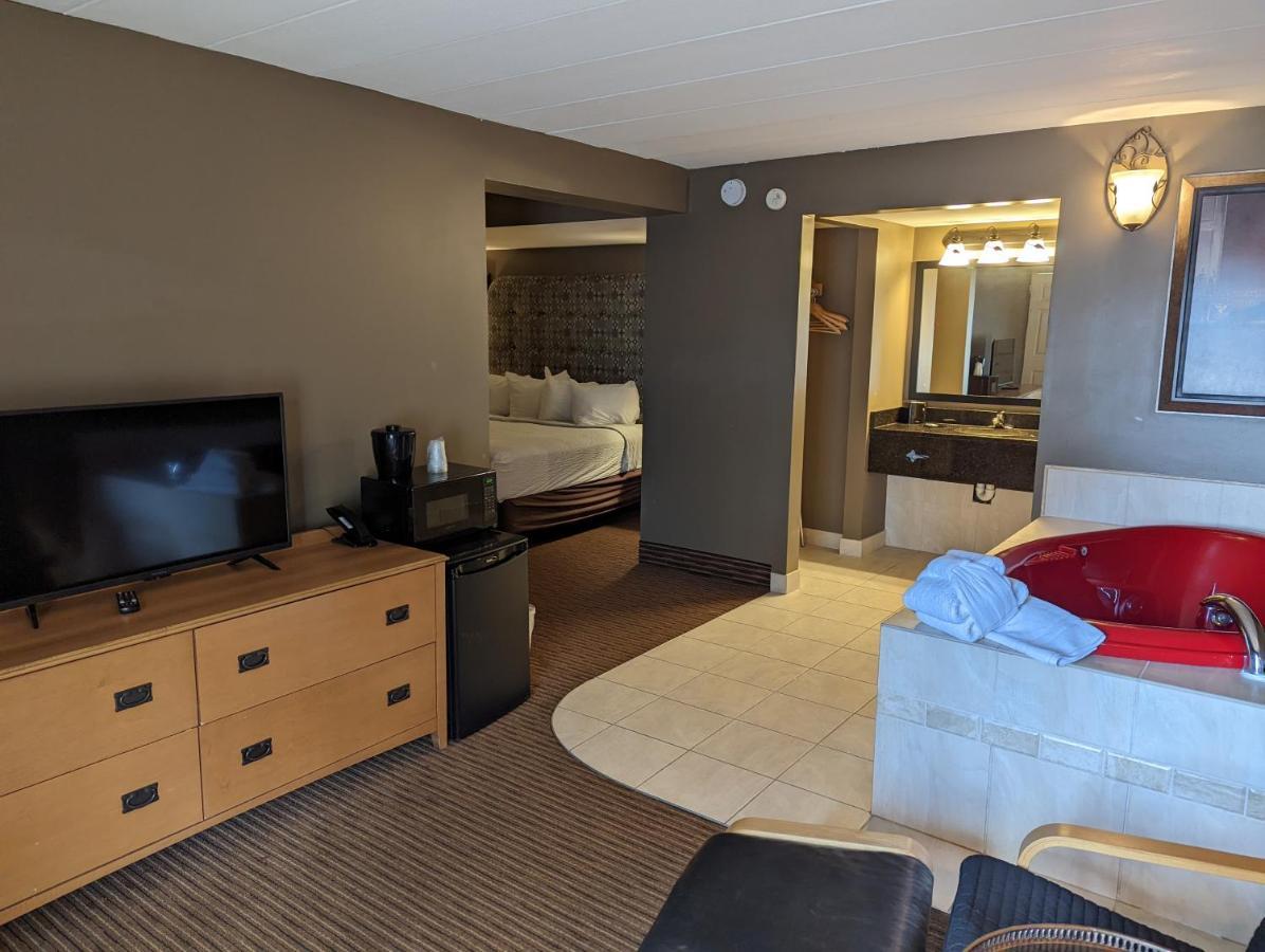 Days Inn By Wyndham Birch Run Buitenkant foto