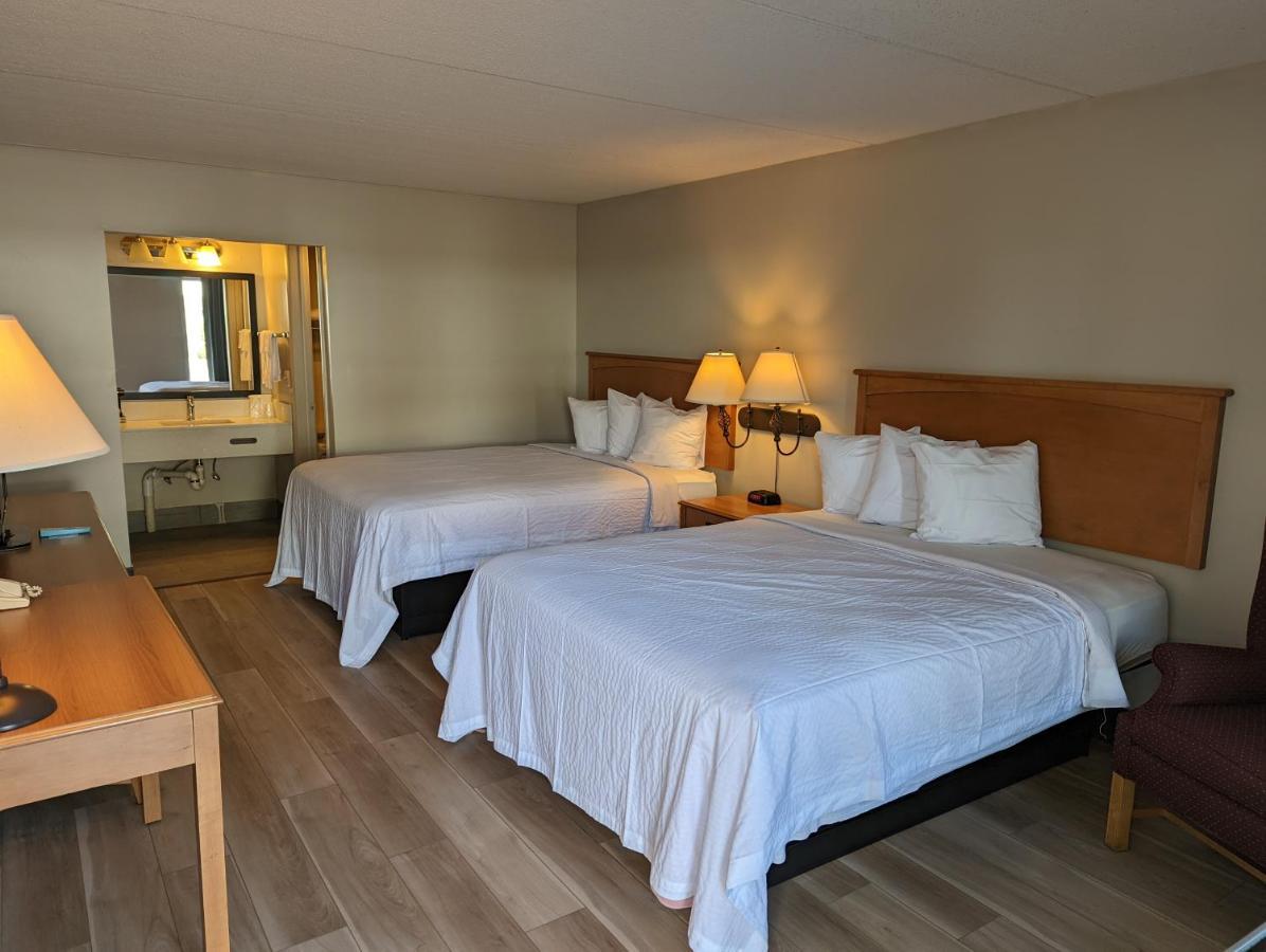 Days Inn By Wyndham Birch Run Buitenkant foto