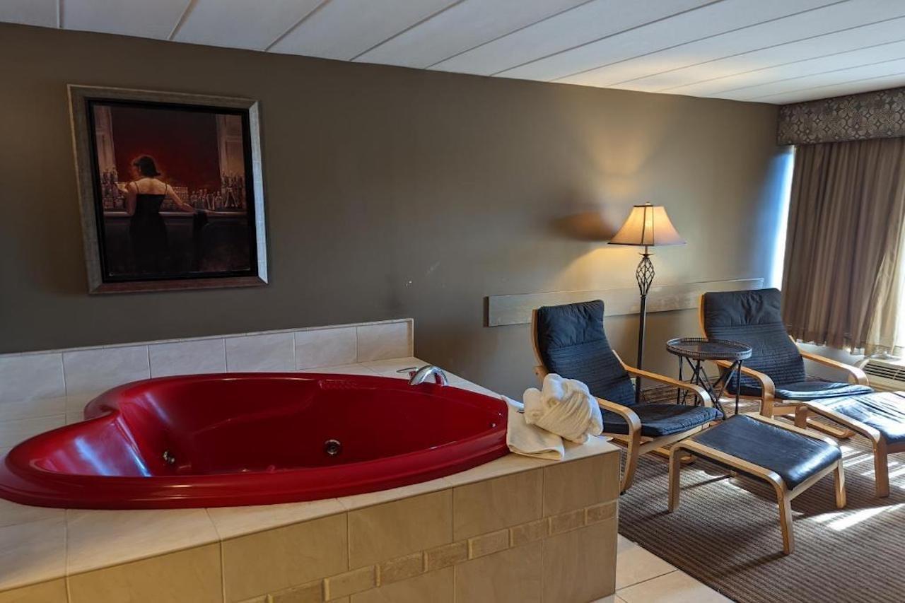 Days Inn By Wyndham Birch Run Buitenkant foto