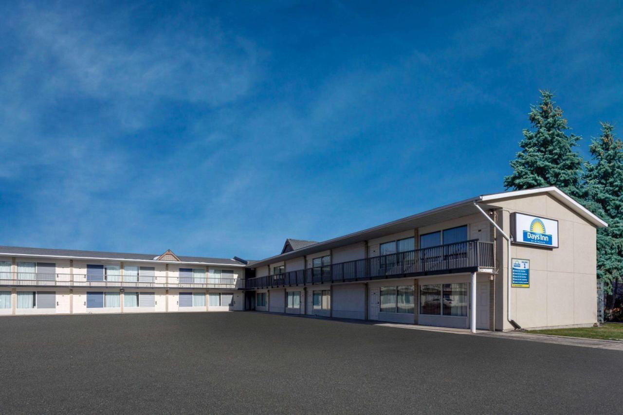Days Inn By Wyndham Birch Run Buitenkant foto