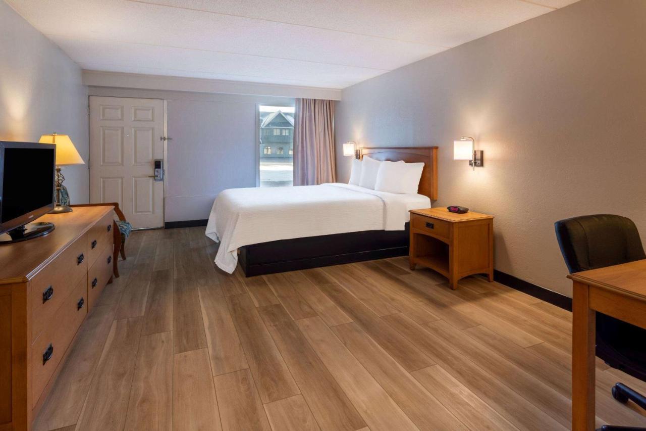 Days Inn By Wyndham Birch Run Buitenkant foto